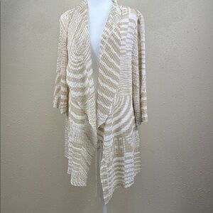 Chico's Travelers Collection Crinkled Jacket in the "Canella Tan Geo Swirl Sz 1